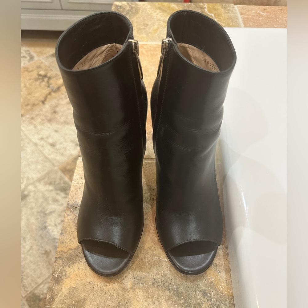 Gianvito Rossi open toe booties size 36
